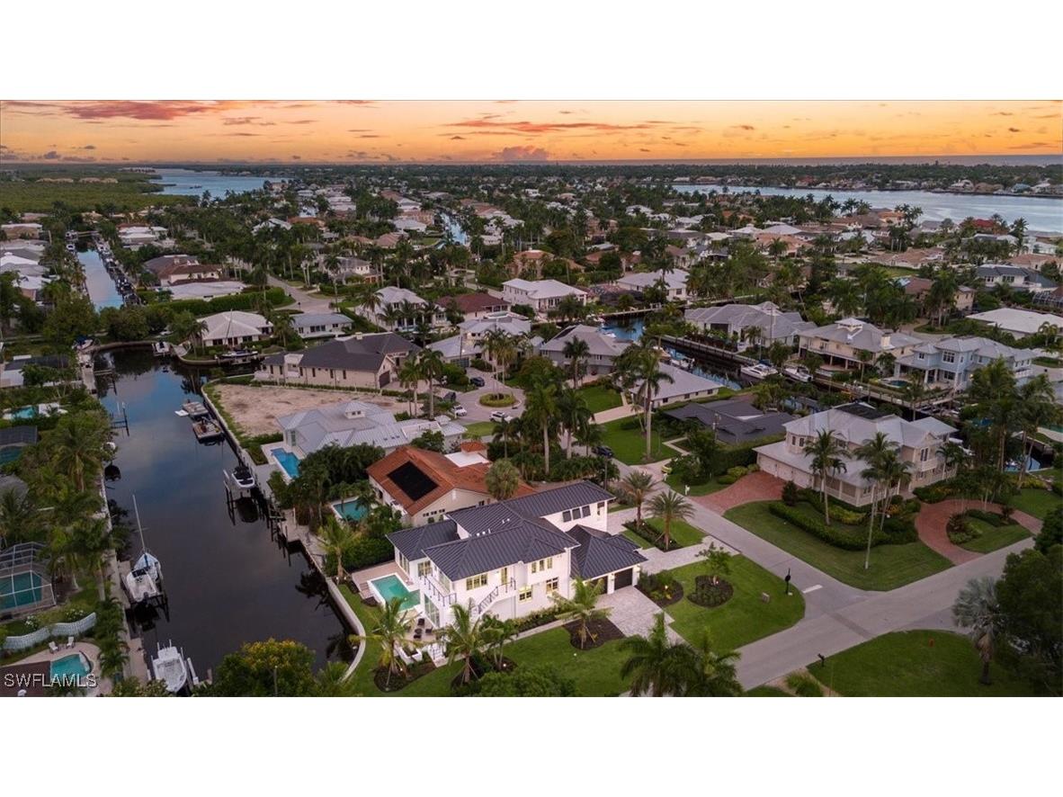 1645 Bonita Court Naples FL 34102 225065624 image2