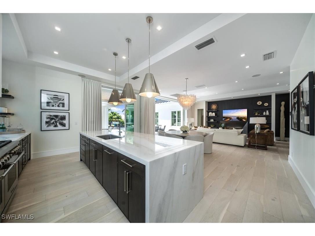 1645 Bonita Court Naples FL 34102 225065624 image9