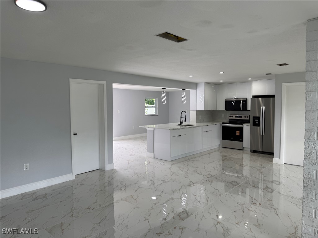 1646 S Hermitage Road Fort Myers FL 33919 225061269 image1