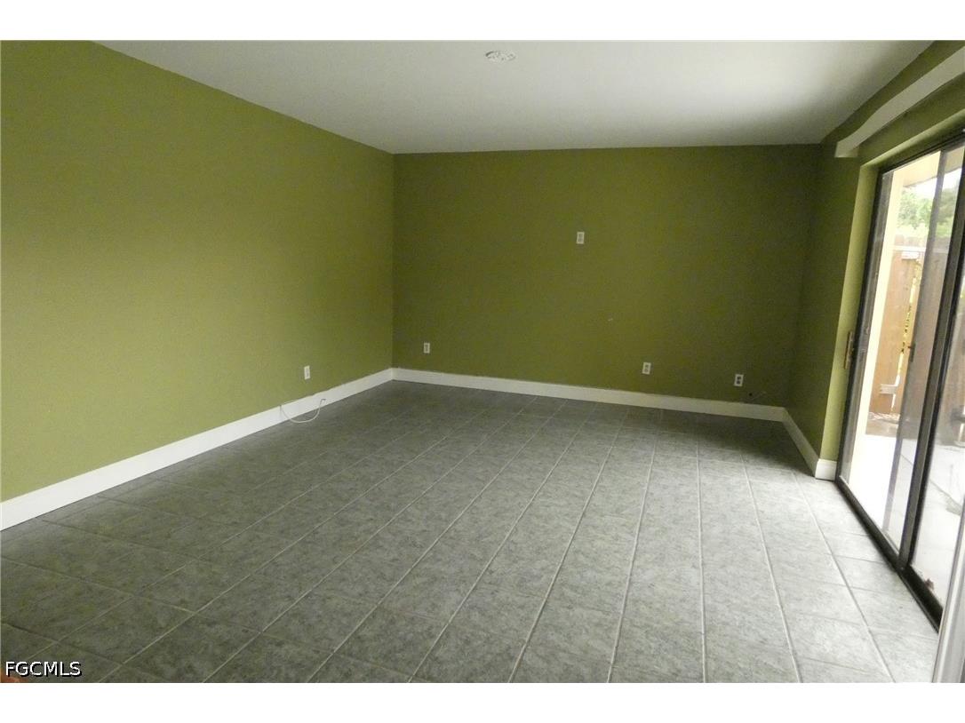 1647 Park Meadows Drive #2 Fort Myers FL 33907 2026026182 image5