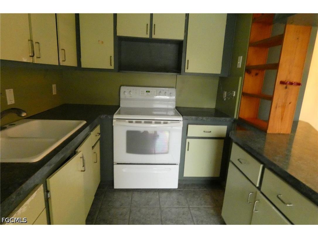 1647 Park Meadows Drive #2 Fort Myers FL 33907 2026026182 image8