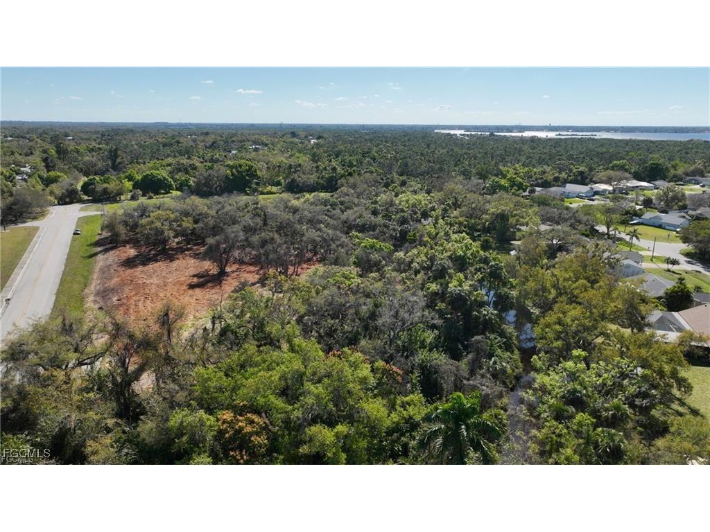 16470 B1 Daughtreys Creek Road North Fort Myers FL 33917 2025005410 image12