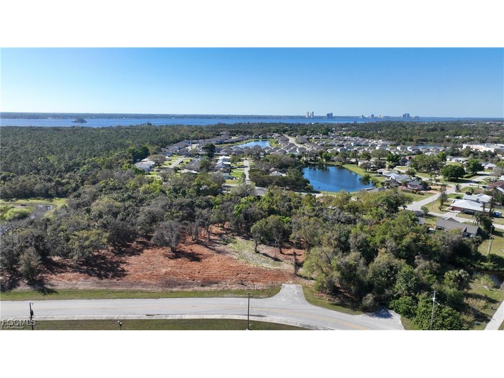 16470 B1 Daughtreys Creek Road North Fort Myers FL 33917 2025005410 image13