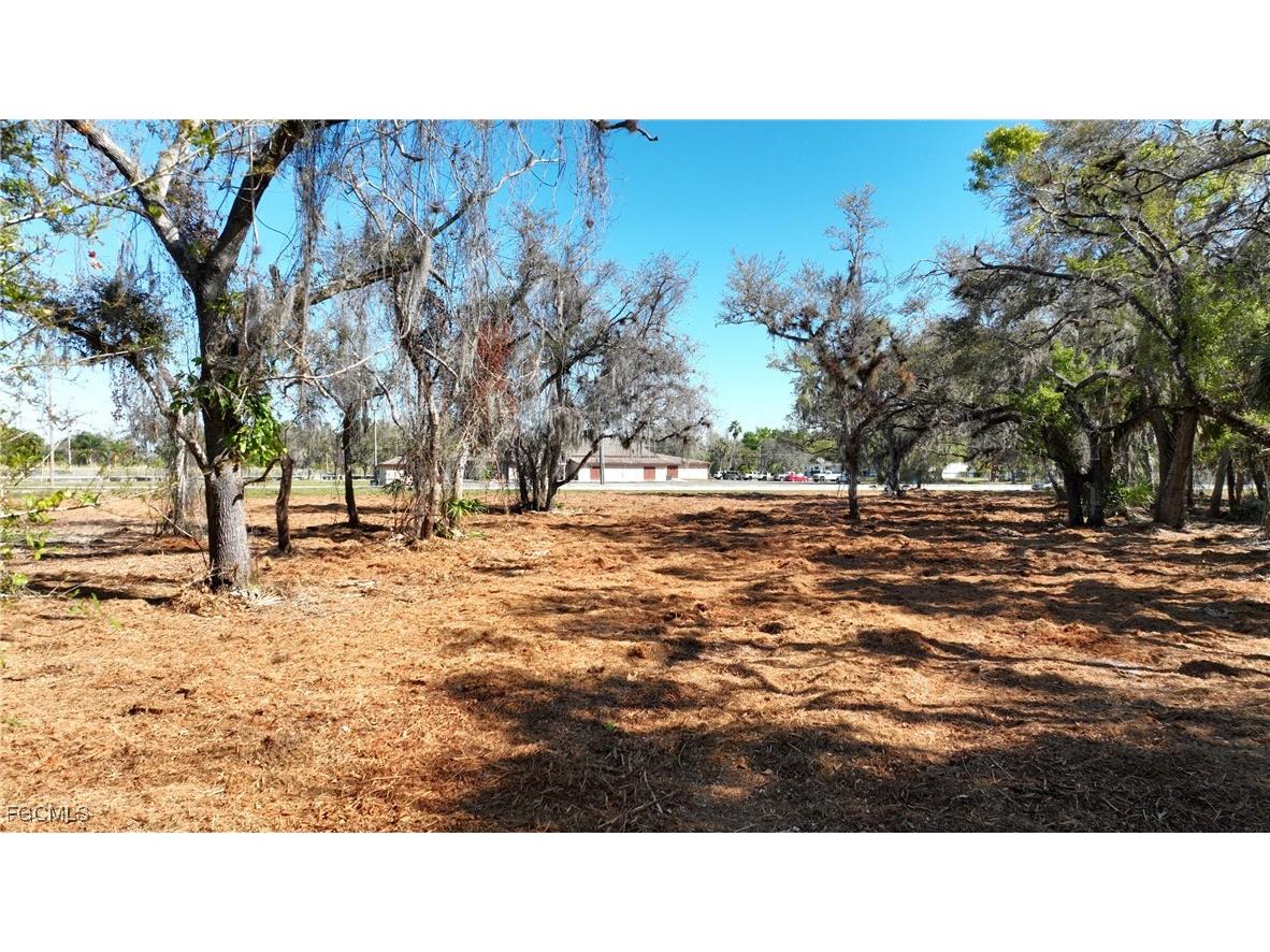 16470 B2 Daughtreys Creek North Fort Myers FL 33917 2025005431 image12