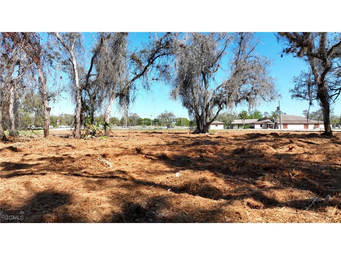 16470 B2 Daughtreys Creek North Fort Myers FL 33917 2025005431 image7