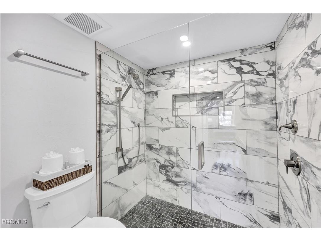 16484 Timberlakes Drive #101 Fort Myers FL 33908 2025008742 image17