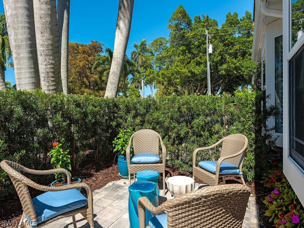 165 5th Street S #3 Naples FL 34102 226008325 image16