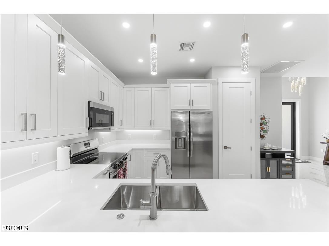 165 Patio Street Lehigh Acres FL 33974 2026029597 image8