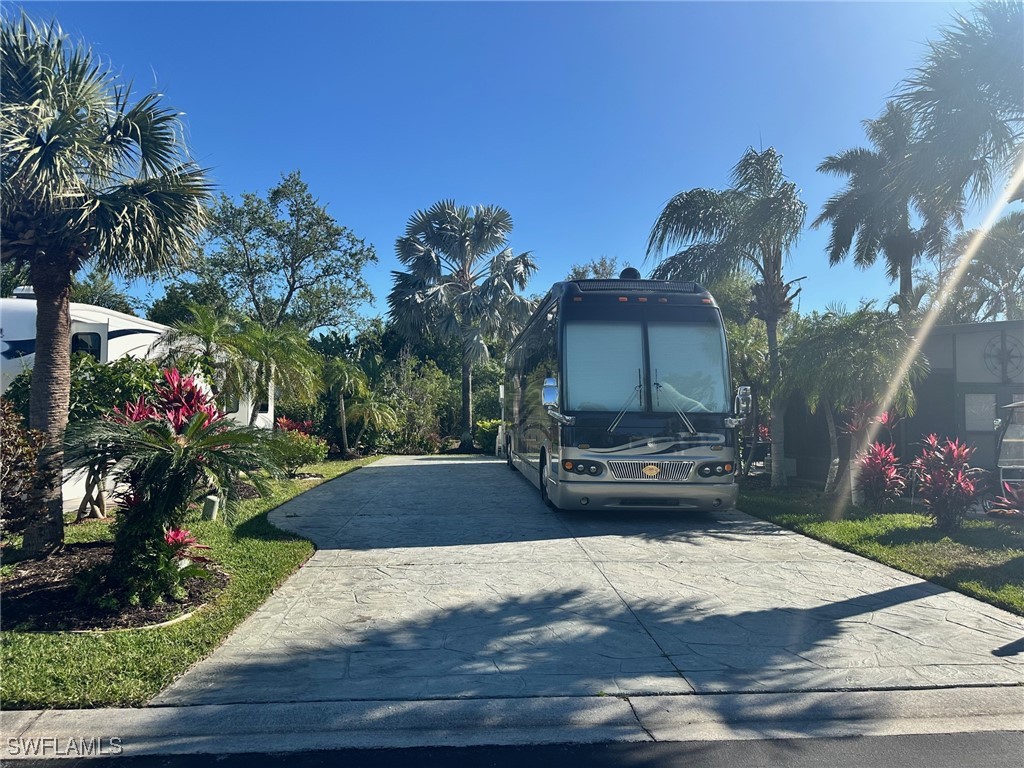 1650 Diamond Lake Circle Naples FL 34114 225055756 image1