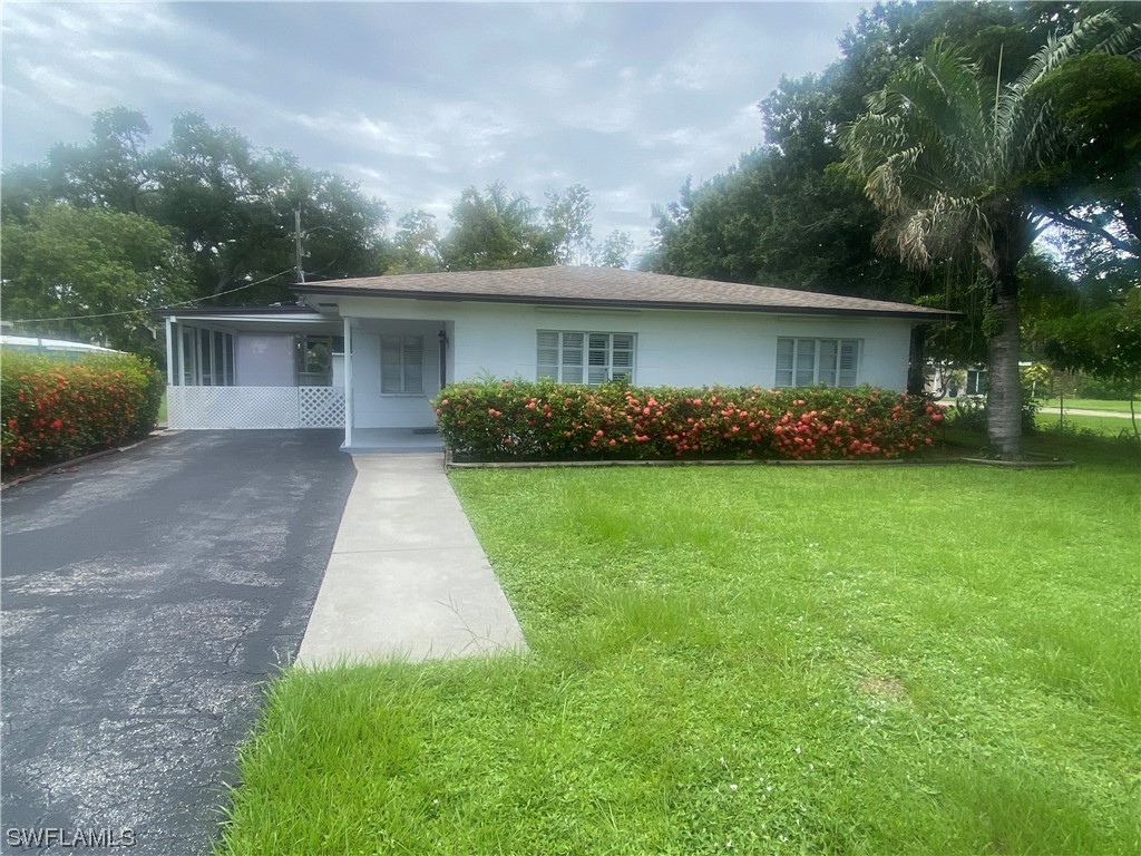 1652 Houston Street Fort Myers FL 33901 223025017 image1