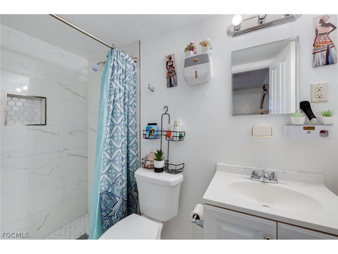 1652 Jamestown Court Fort Myers FL 33907 2026010534 image10