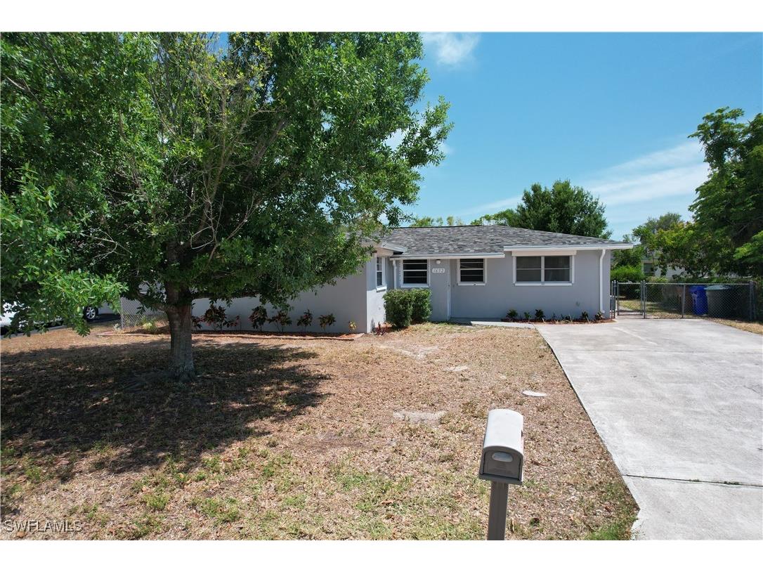1652 Jamestown Court Fort Myers FL 33907 225044840 image1