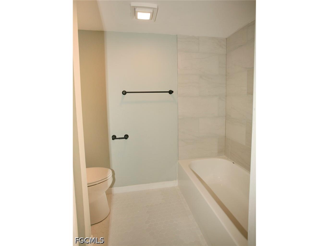 1653 Park Meadows Drive Fort Myers FL 33907 2026018377 image18