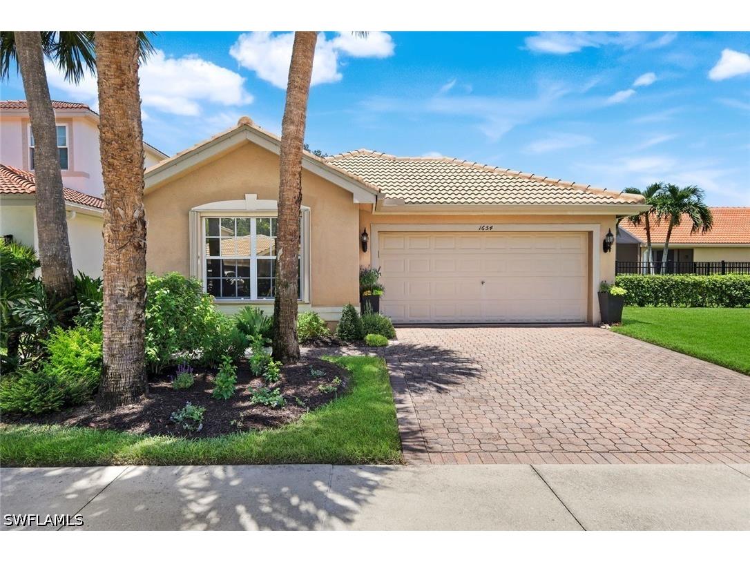 1654 Triangle Palm Terrace Naples FL 34119 226025510 image2