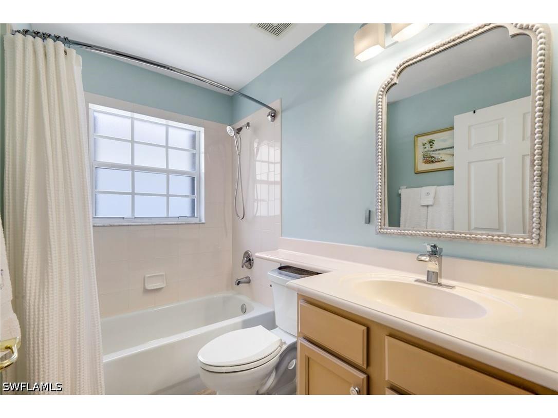 1654 Triangle Palm Terrace Naples FL 34119 226025510 image20