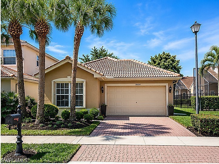 1654 Triangle Palm Terrace Naples FL 34119 226025510 image3