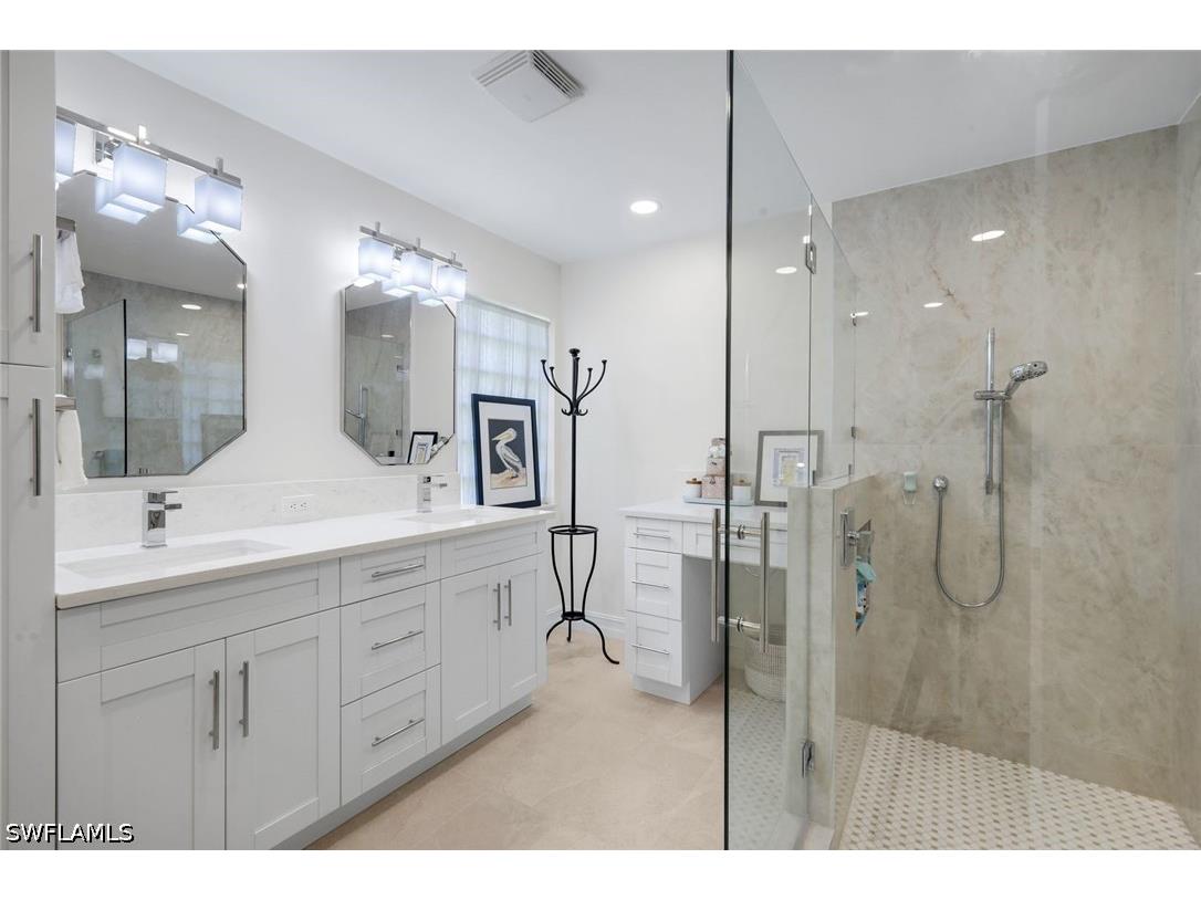 1654 Triangle Palm Terrace Naples FL 34119 226025510 image6