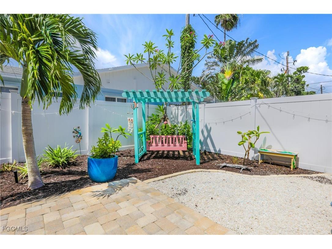 1657 Atlanta Plaza Drive Sanibel FL 33957 2025003218 image23