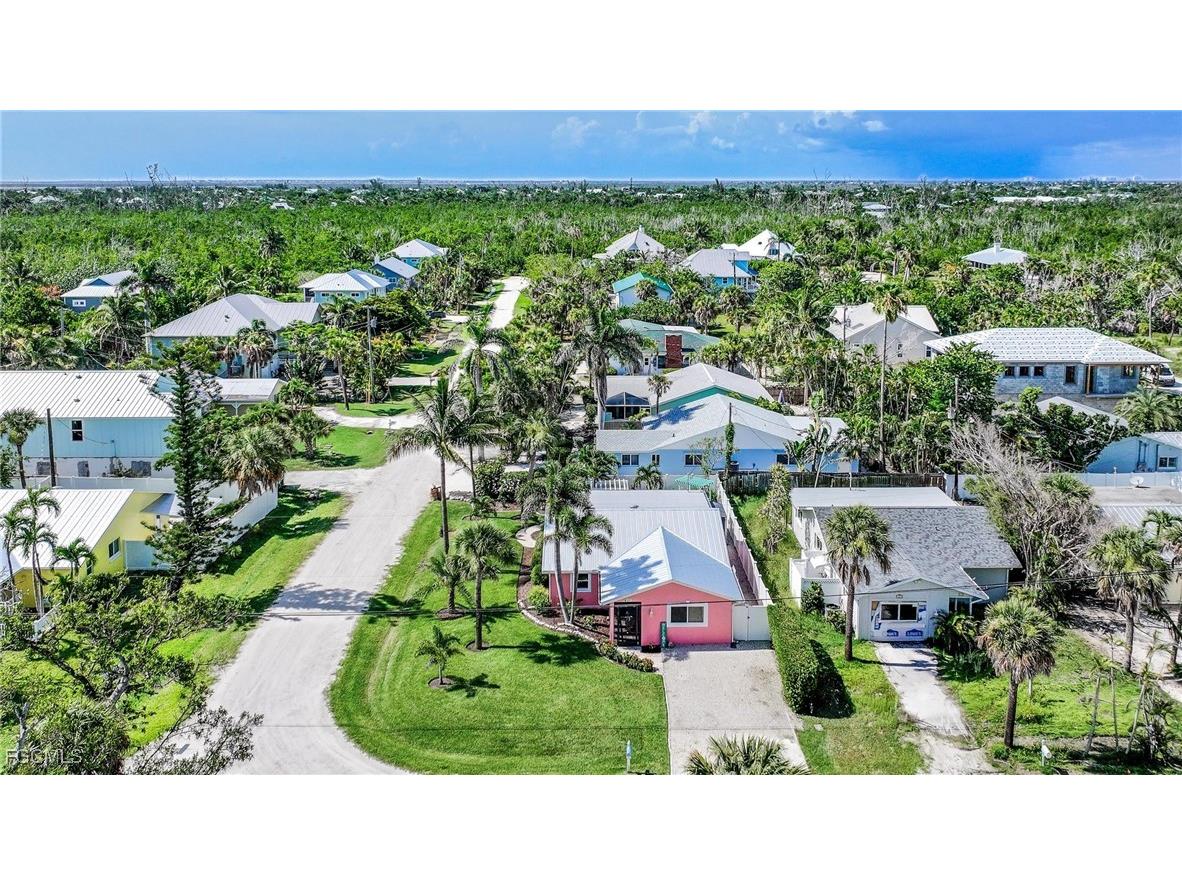 1657 Atlanta Plaza Drive Sanibel FL 33957 2025003218 image38