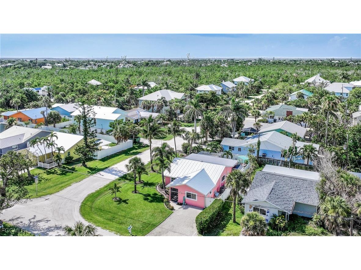 1657 Atlanta Plaza Drive Sanibel FL 33957 2025003218 image39