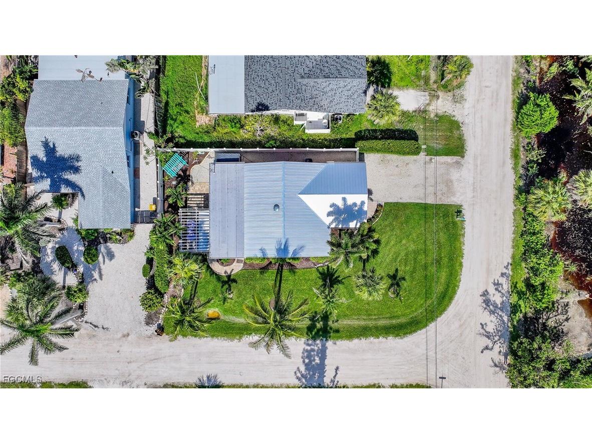 1657 Atlanta Plaza Drive Sanibel FL 33957 2025003218 image44