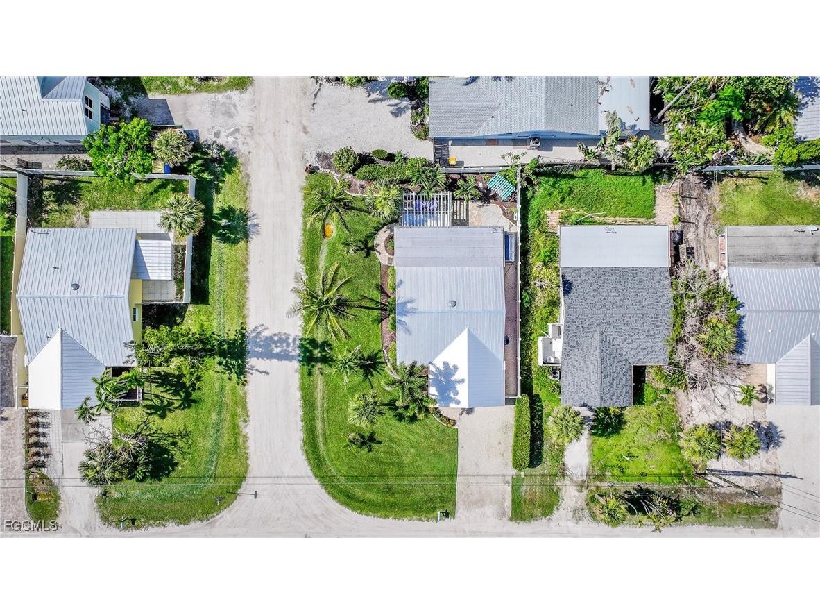 1657 Atlanta Plaza Drive Sanibel FL 33957 2025003218 image45