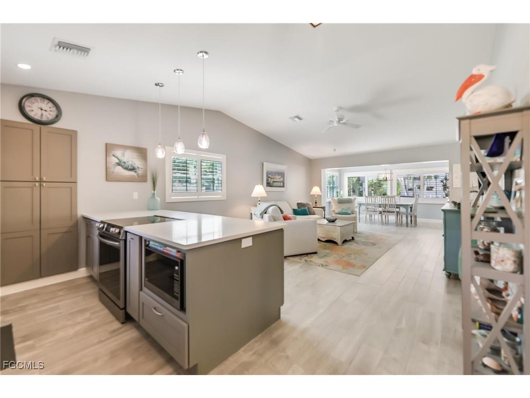 1657 Atlanta Plaza Drive Sanibel FL 33957 2025003218 image6