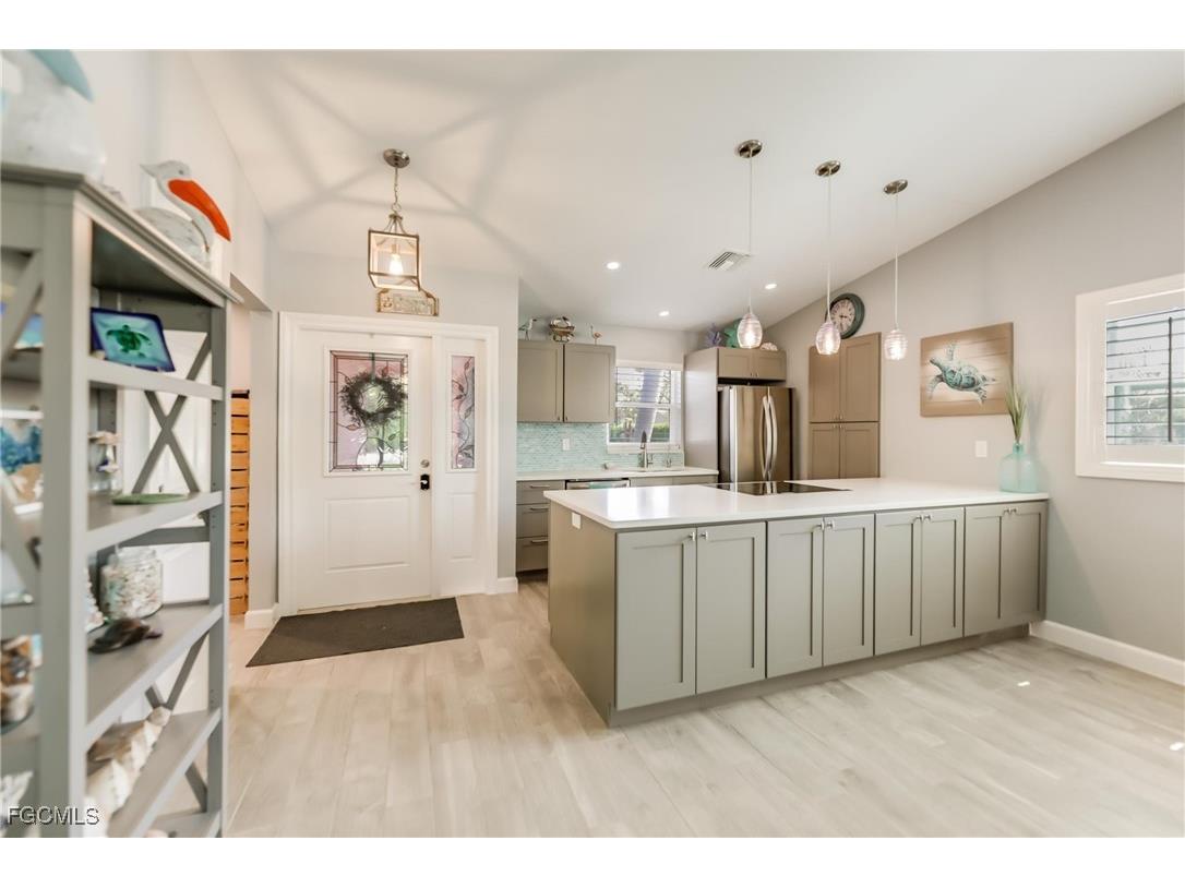 1657 Atlanta Plaza Drive Sanibel FL 33957 2025003218 image7