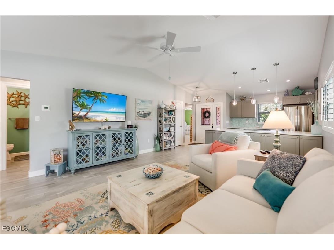 1657 Atlanta Plaza Drive Sanibel FL 33957 2025003218 image8