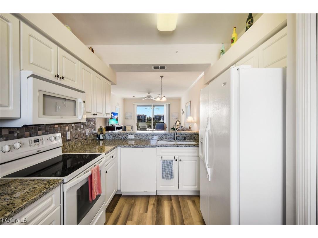 16575 Lake Circle Drive #1136 Fort Myers FL 33908 2026011469 image11