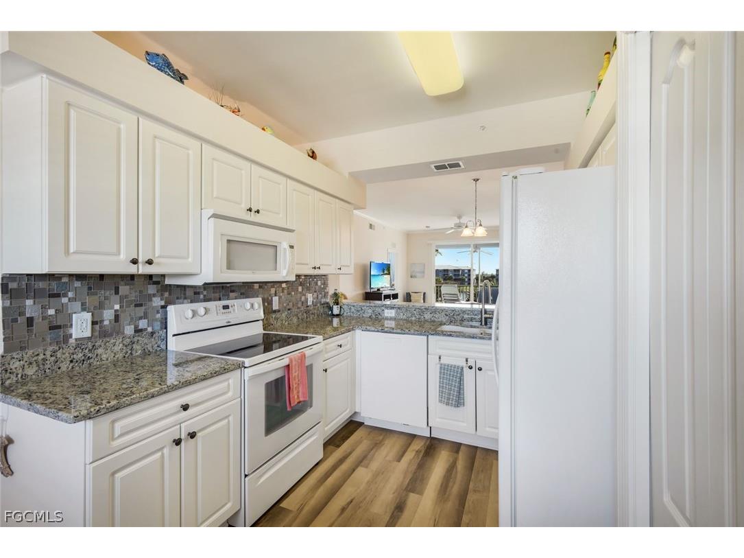 16575 Lake Circle Drive #1136 Fort Myers FL 33908 2026011469 image12