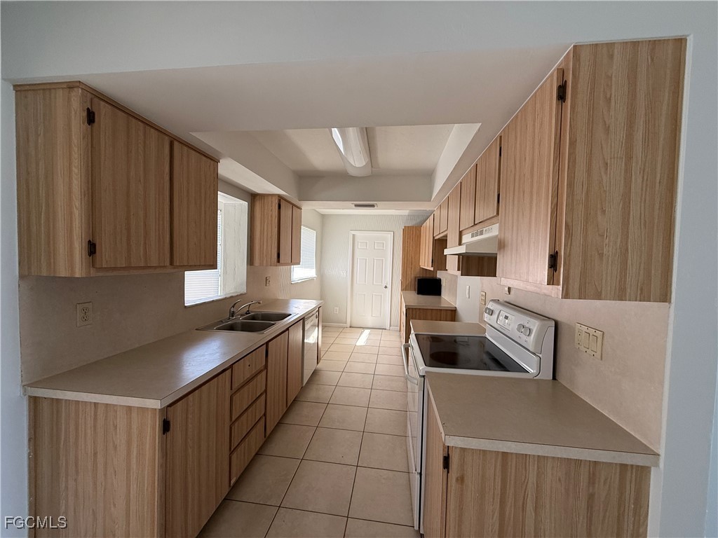 1658 Coral Point Drive Cape Coral FL 33990 2025018131 image5