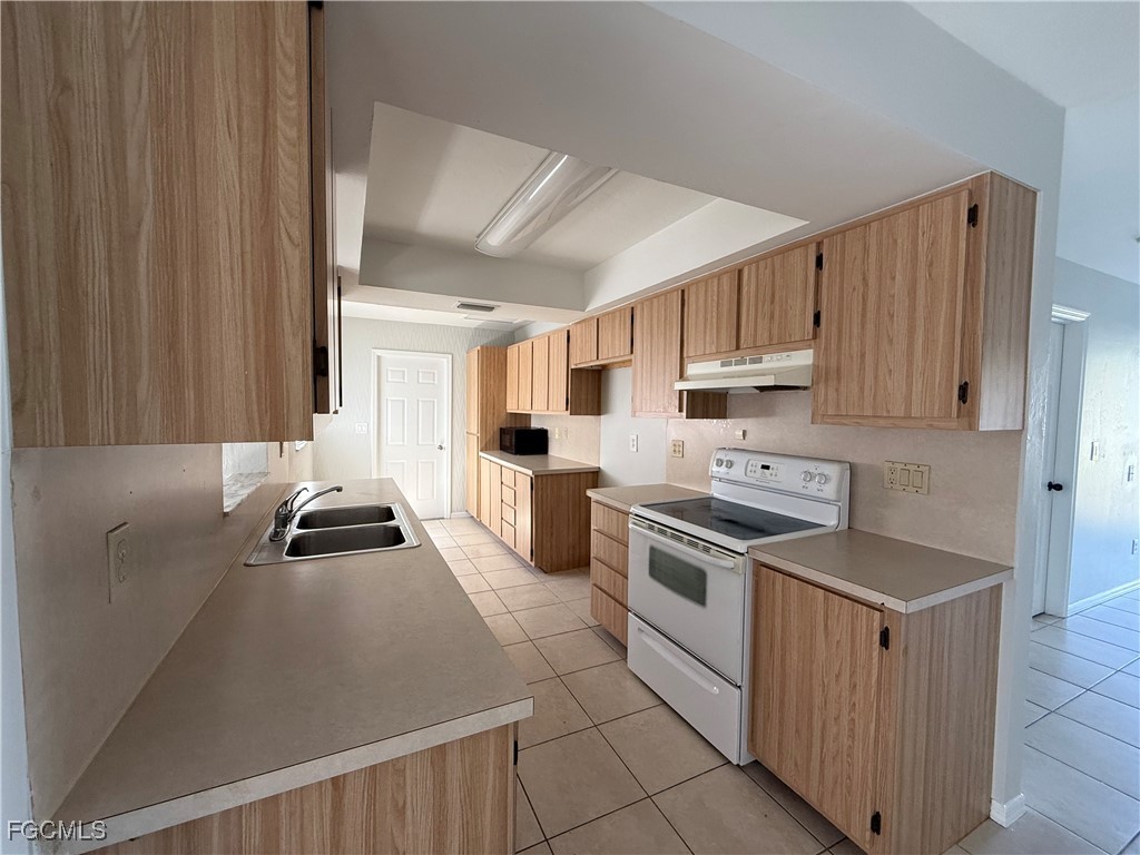 1658 Coral Point Drive Cape Coral FL 33990 2025018131 image6