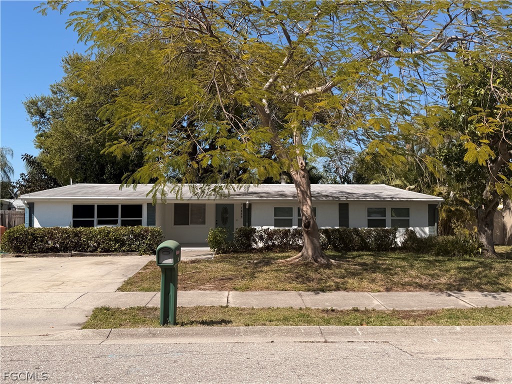 1659 Ricardo Avenue Fort Myers FL 33901 2026013761 image1