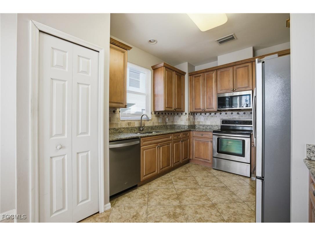 16590 Goldenrod Lane #103 Alva FL 33920 2026001477 image8