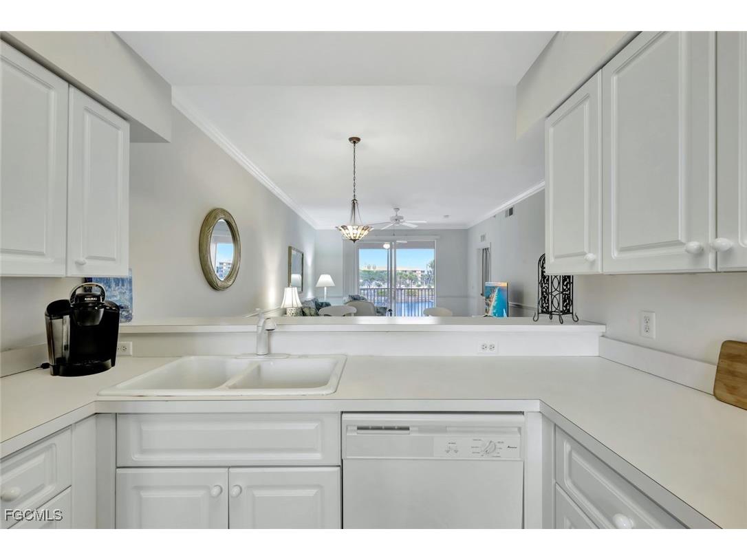 16595 Lake Circle Drive #224 Fort Myers FL 33908 2025025900 image11