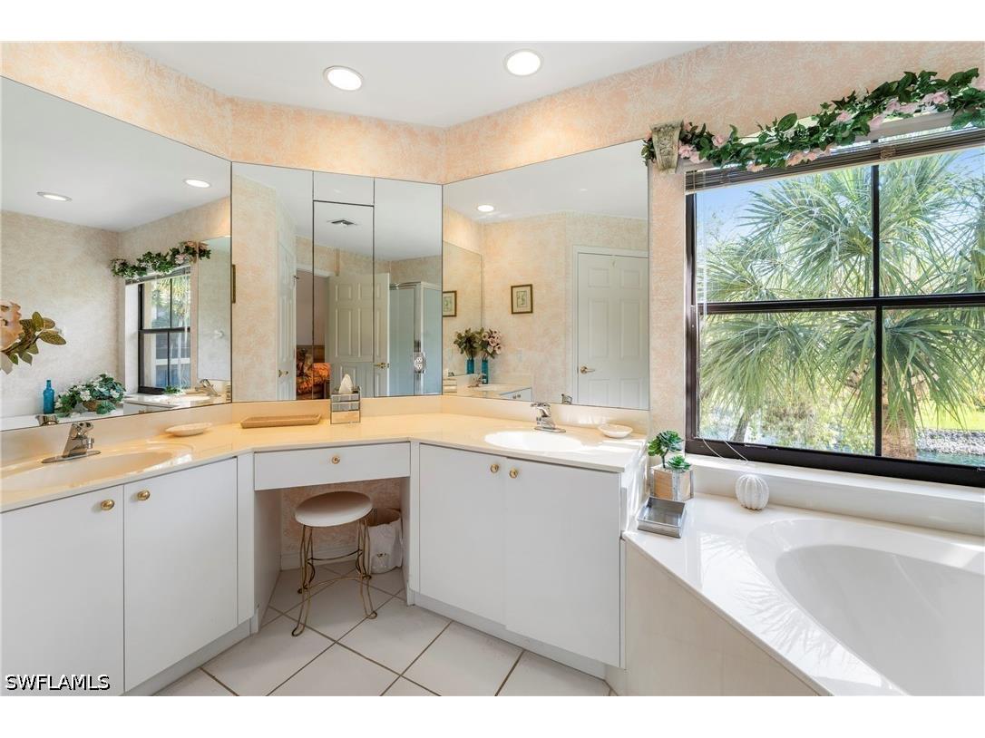 166 Vintage Circle #201 Naples FL 34119 226017485 image16