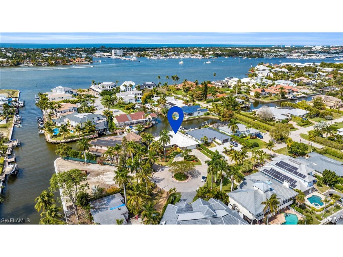 1660 Mullet Court Naples FL 34102 224018603 image1