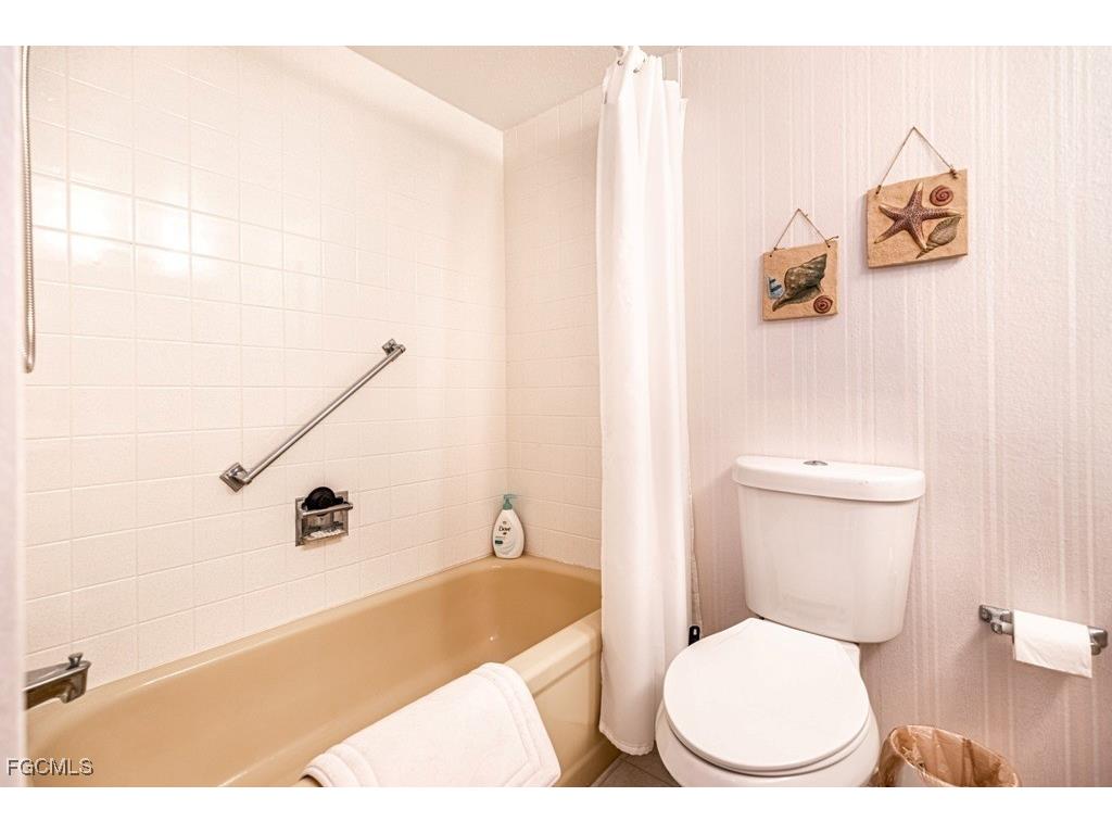 1660 Pine Valley Drive #201 Fort Myers FL 33907 2025002418 image11