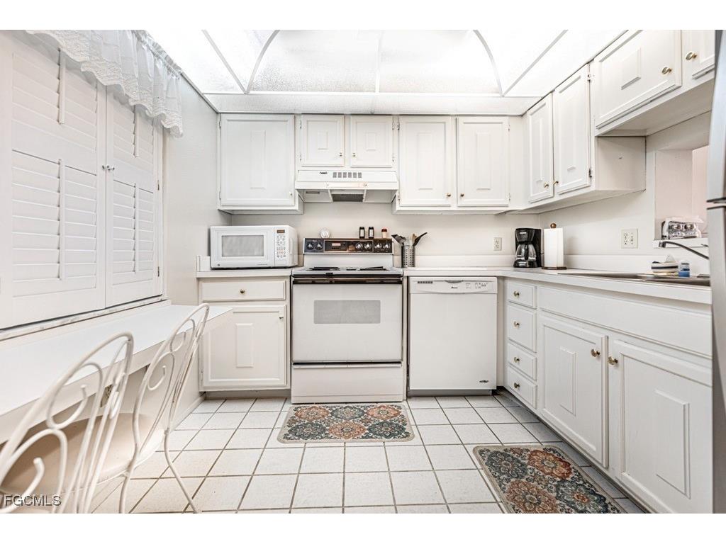 1660 Pine Valley Drive #201 Fort Myers FL 33907 2025002418 image4