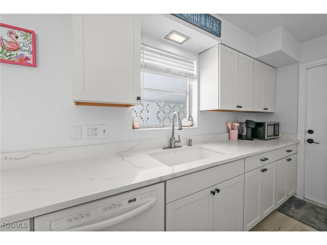 1661 Coronado Road Fort Myers FL 33904 2025024016 image10