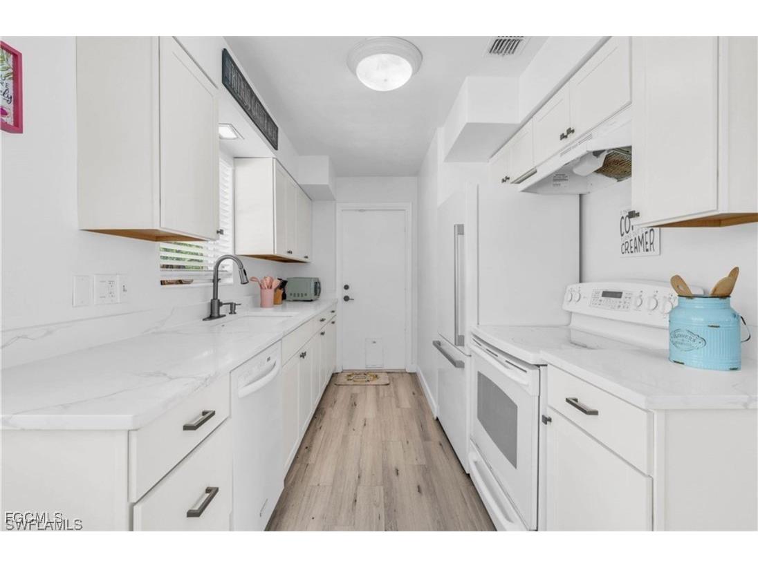 1661 Coronado Road Fort Myers FL 33904 2025024016 image38