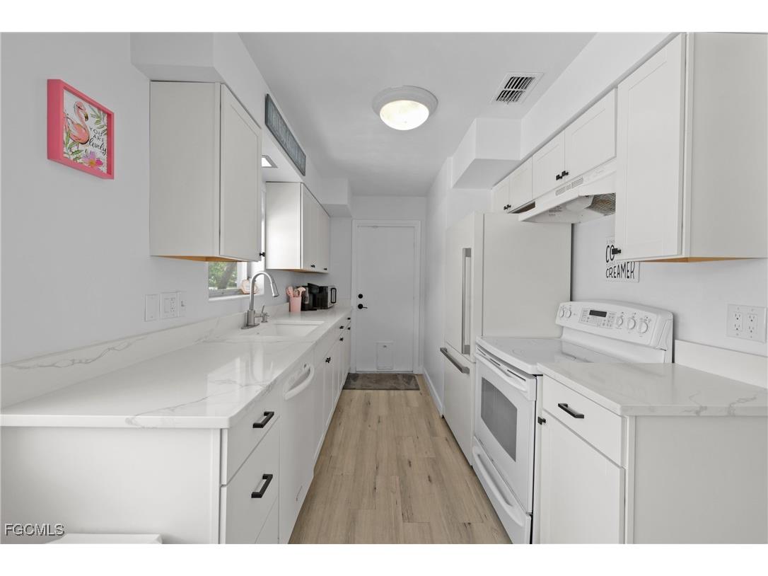 1661 Coronado Road Fort Myers FL 33904 2025024016 image8