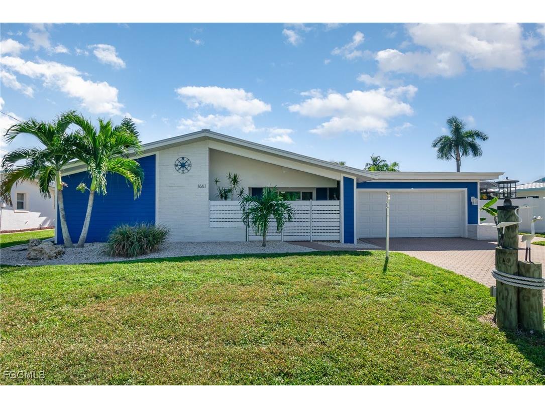 1661 Swan Terrace North Fort Myers FL 33903 2025017907 image1
