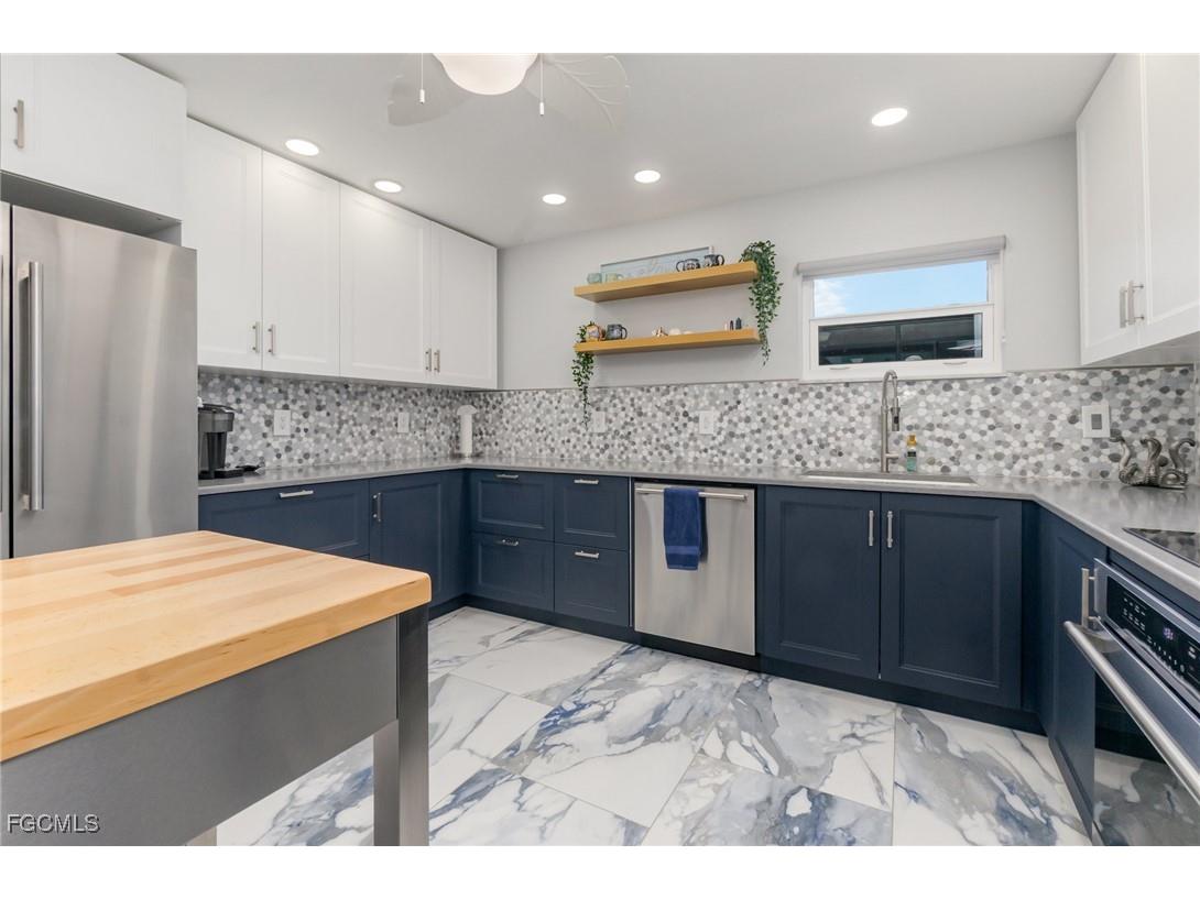 1661 Swan Terrace North Fort Myers FL 33903 2025017907 image16