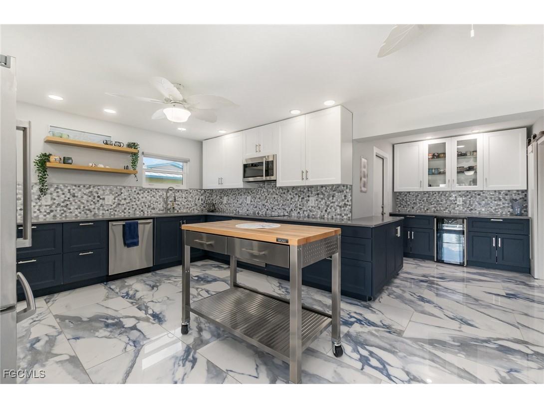 1661 Swan Terrace North Fort Myers FL 33903 2025017907 image17