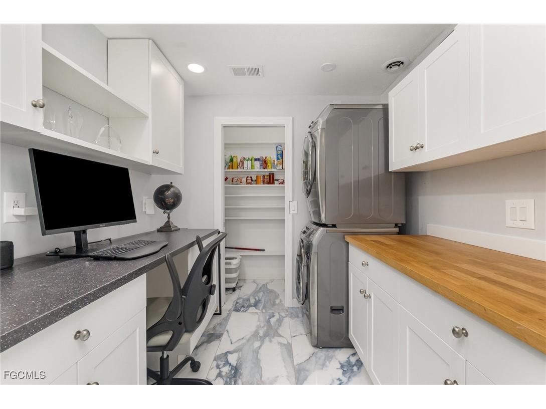 1661 Swan Terrace North Fort Myers FL 33903 2025017907 image19