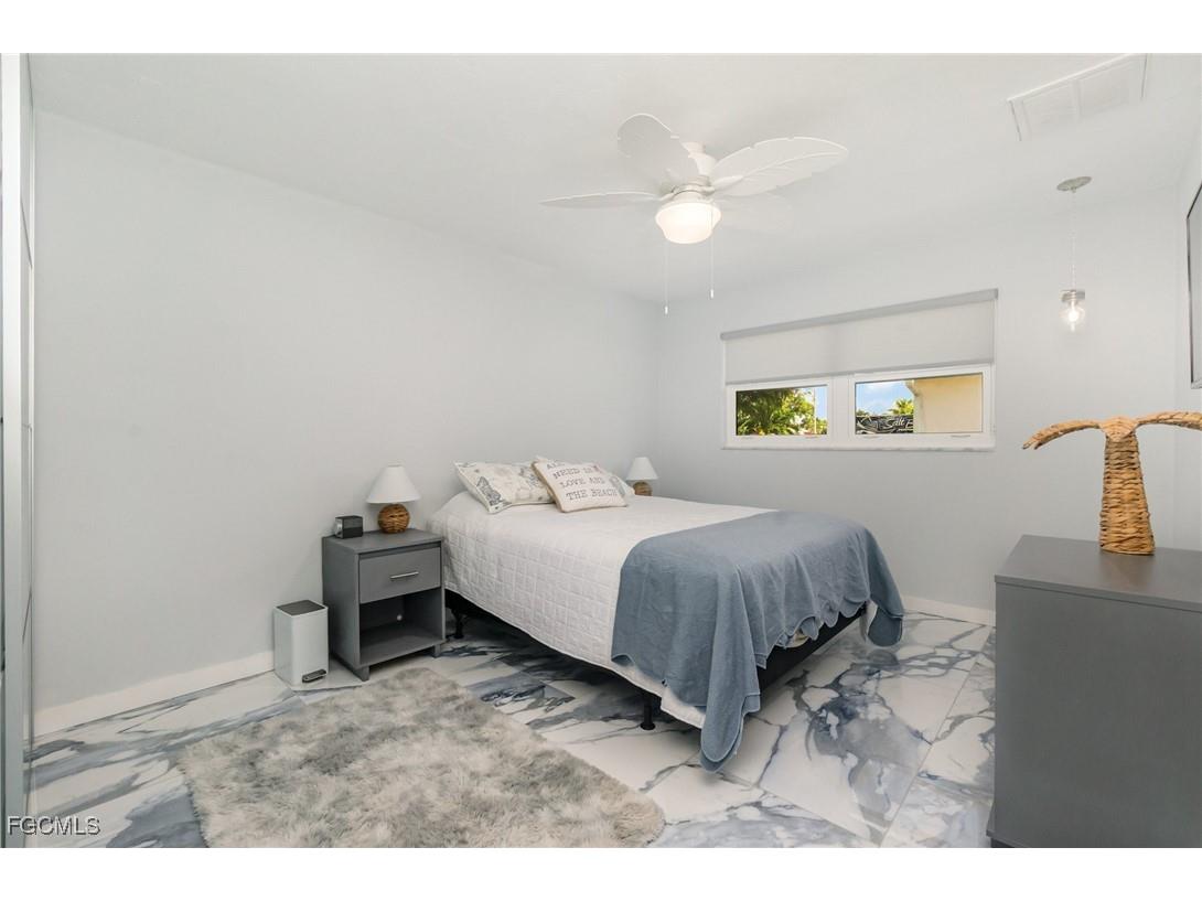 1661 Swan Terrace North Fort Myers FL 33903 2025017907 image24