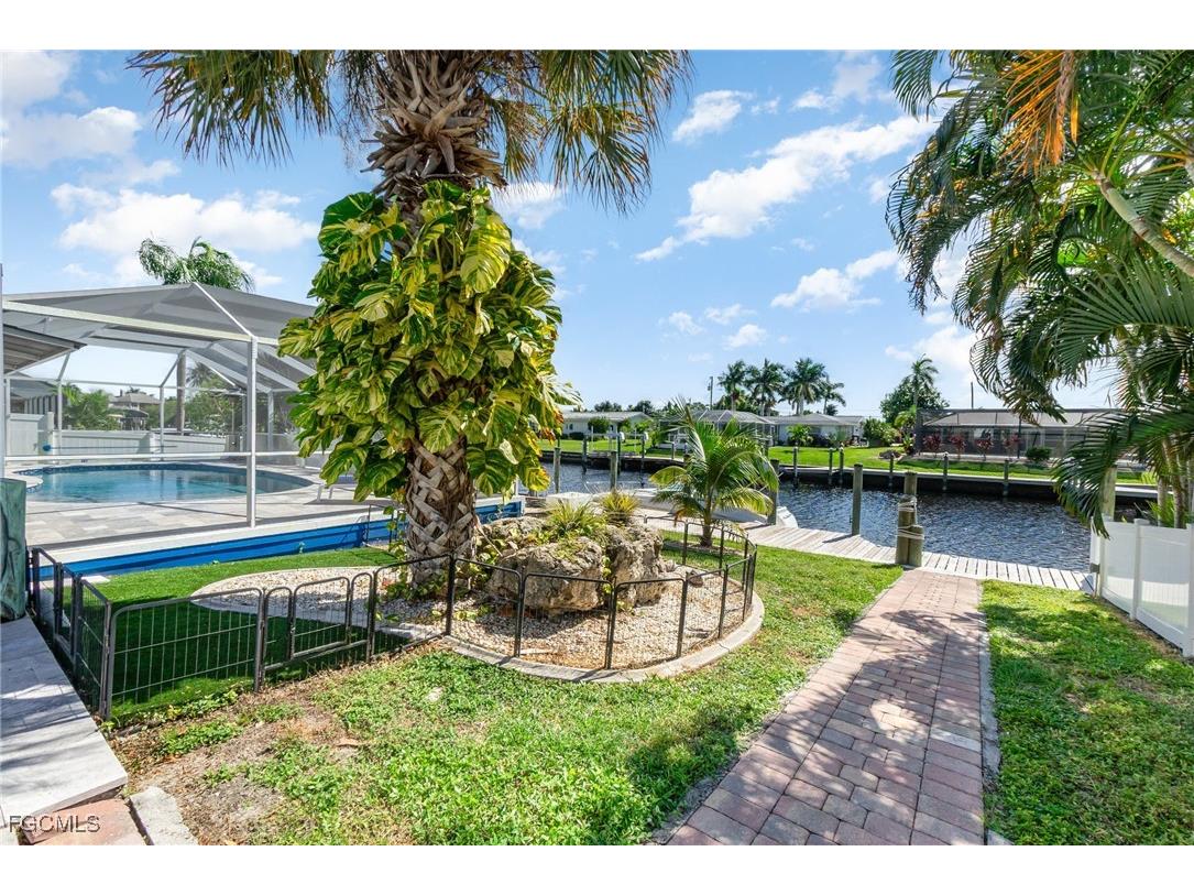 1661 Swan Terrace North Fort Myers FL 33903 2025017907 image34