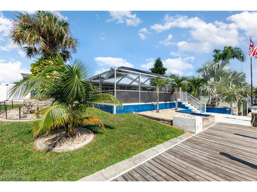 1661 Swan Terrace North Fort Myers FL 33903 2025017907 image36